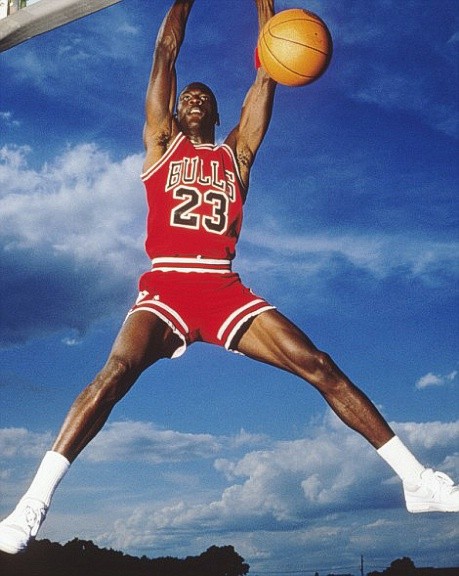 Michael Jordan xuất hiện tại NBA vào năm 1984, được lựa chọn thứ 3 ở NBA Draft bởi Chicago Bulls, và cho đến nay người ta vẫn coi đó là sự lựa chọn thành công nhất trong lịch sử NBA Draft.